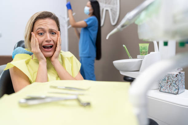 Best Cracked Tooth Emergency Dentist  in Girard, IL