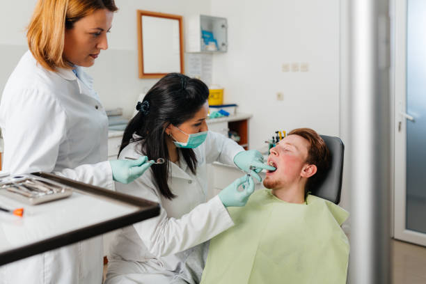 Best Cracked Tooth Emergency Dentist  in Girard, IL